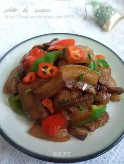 Pepper slices with pork belly slices