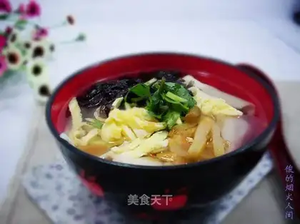 Fresh meat and shepherd's purse wonton