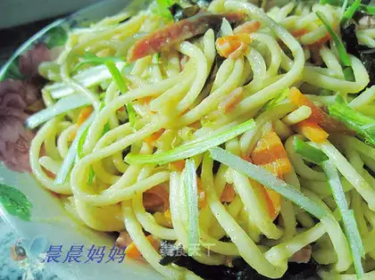 Colorful curry fried noodles