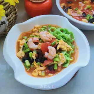 Tomato garlic noodles