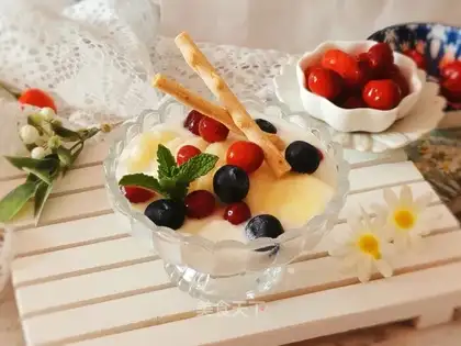 A yogurt cup