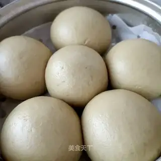Mee-black buns