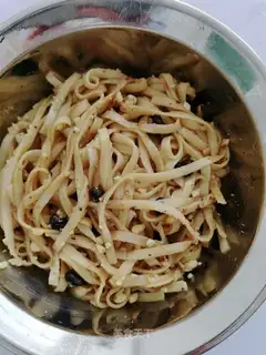 Peanut bean noodles