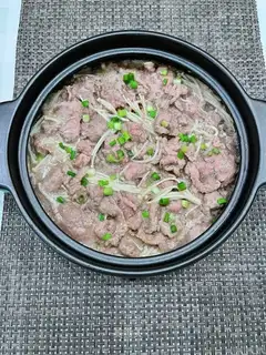 Golden pins and mushroom beef