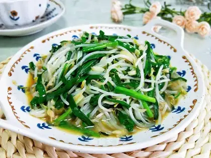 Soccer bean sprouts