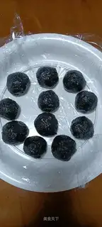Black Sesame Peach Peach