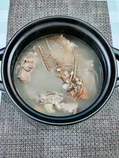 "Five fingers of peaches and rice broth."