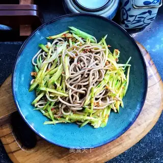 The cucumber silk noodles