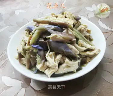 Cheese with chicken chest