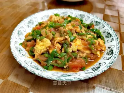 Tomato pepper fried eggs