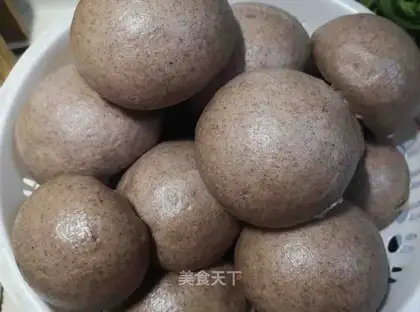 Black wheat buns