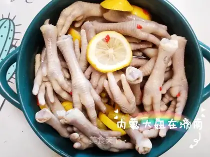Lemon pepper claws