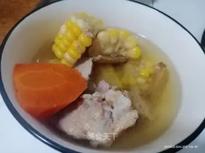Corn radish pigbone soup