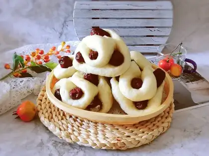 Red date rolls