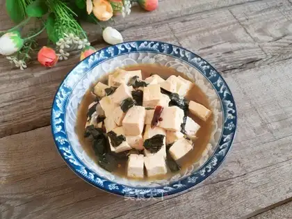 Three or seven leaves for tofu