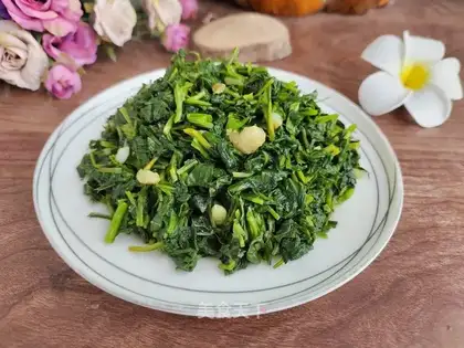 Garlic pickles