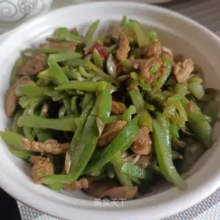 Scrawny sauce, soybeans