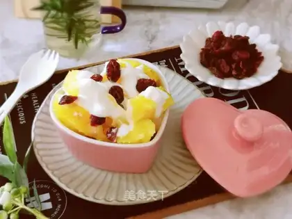 Yogurt pineapple