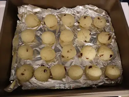 A cranberry potato bag