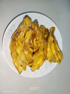 Frozen duck feet