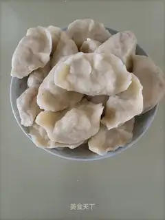 A cabbage dumpling