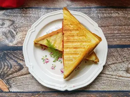 Bacon mango sandwiches