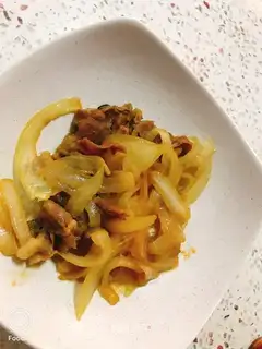 Sheep fried onions