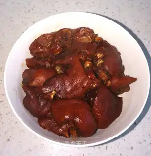 Hot pig hoof