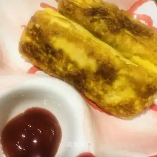 Apple sauce banana rolls