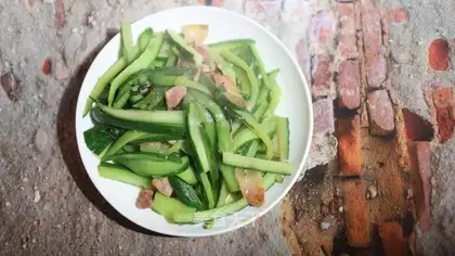 Ham chop cucumber