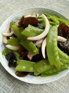 Onion wood with Dutch beans