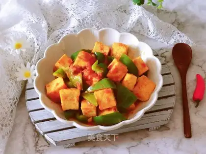 Tomato pepper fried tofu