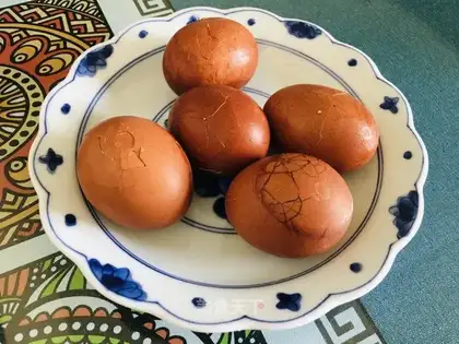 walnut shells boiled eggs