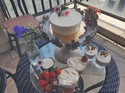 Mother's yogurt mousse cake
