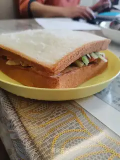 Breakfast sandwich