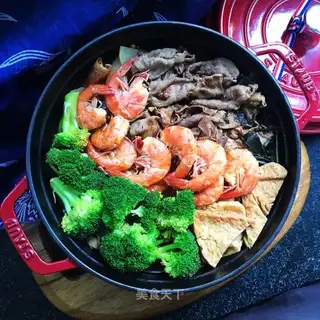 A tofu shrimp spicy pot
