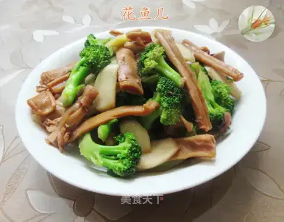 The white squid fire the broccoli