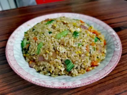 Five eggs of fried rice