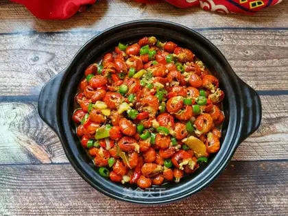 Pyramid spicy lobster tail
