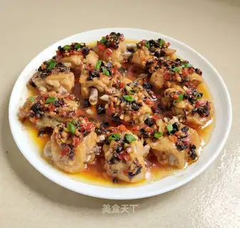 The steamed chicken wings