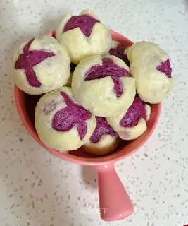 The potato blooms