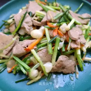 ♪ White, fried liver ♪