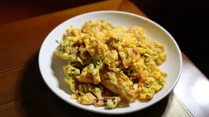 Roach onion fried eggs