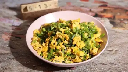 Garlic fried eggs