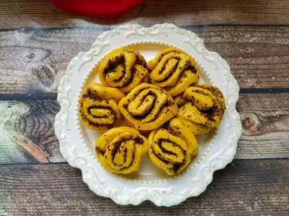 Pumpkin pepper roll