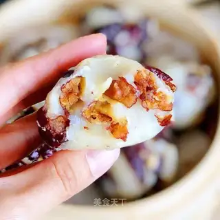 Milk and red dates
