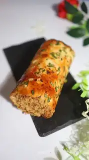 Onion pine bread