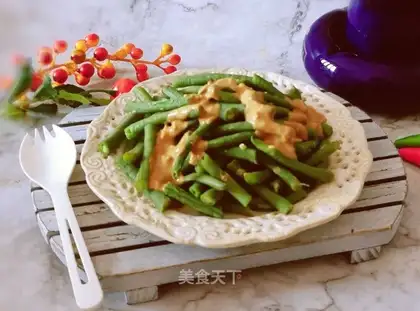 Sesame sauce with beans