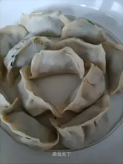 Spinach egg pastry