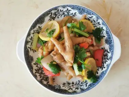 Lemon with pepper chicken claws